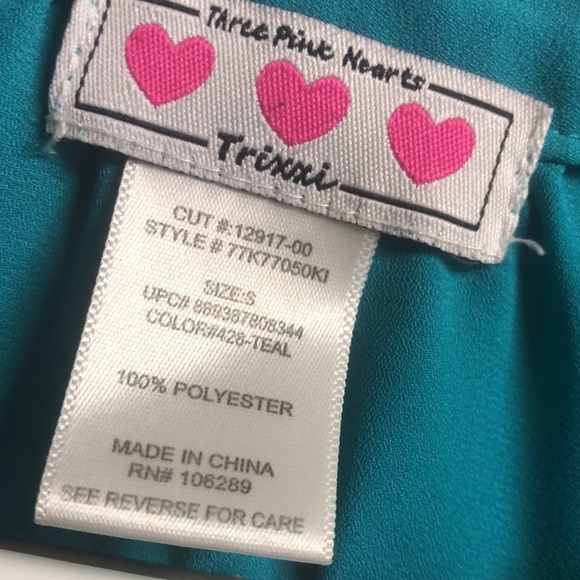 Gorgeous blue v neck blouse with button sleeves small - Picture 2 of 12